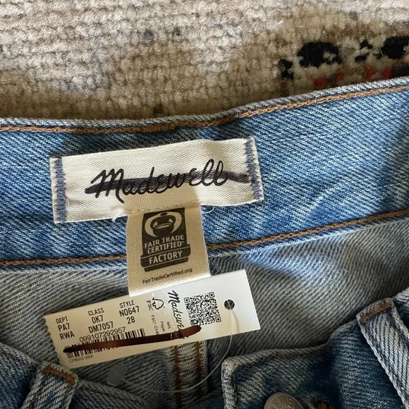 NWT Madewell The '90s Straight Jean, Size 28 - Picture 8 of 8